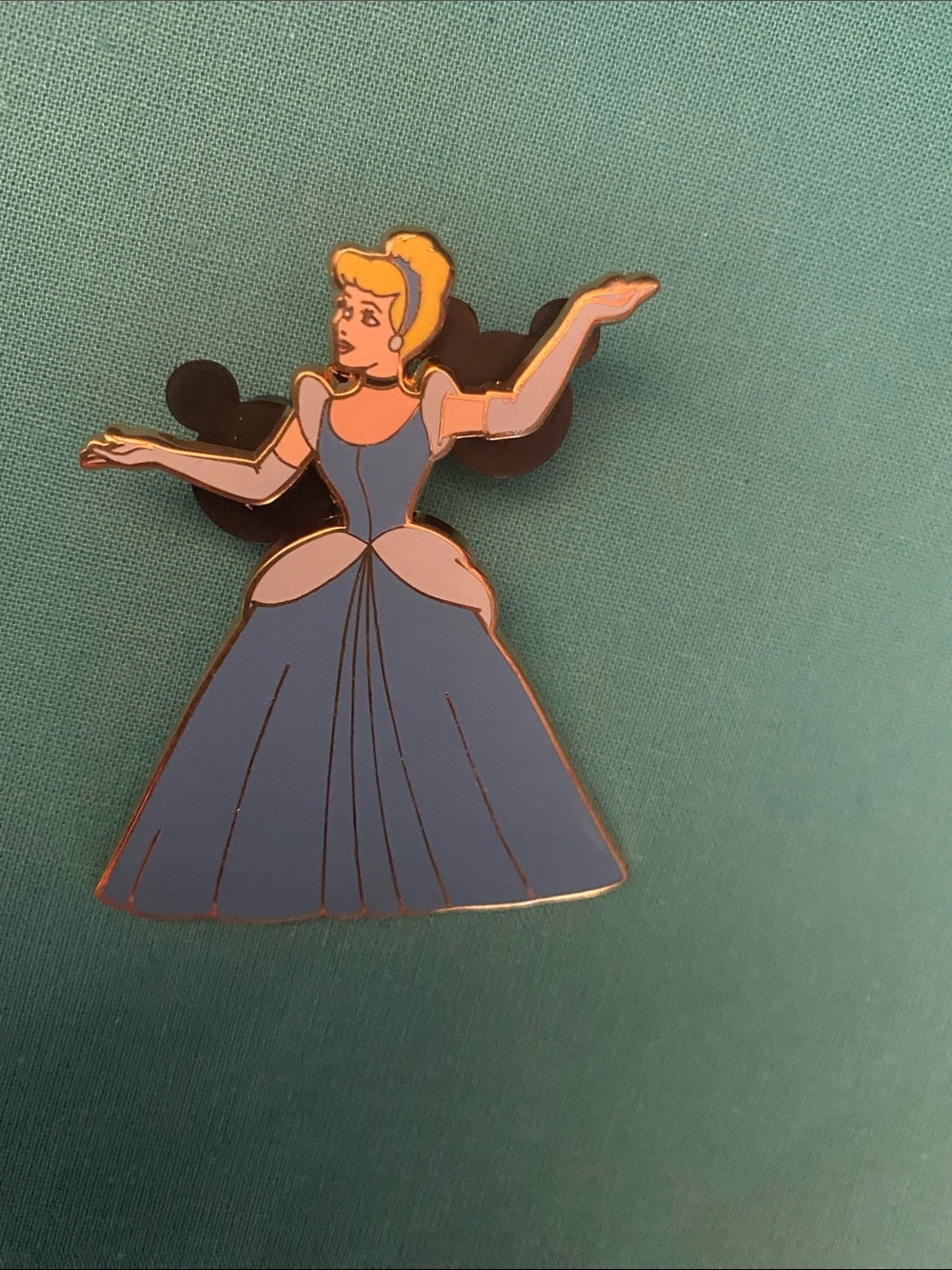 2006 LARGE Walt Disney CINDERELLA Trading Pin Classic BIG 2 Inches Official